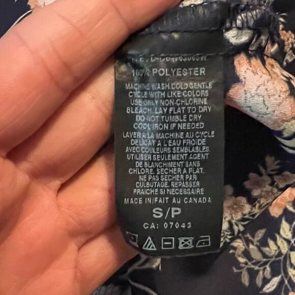 3 for $30! Como black floral cold shoulder top - Picture 8 of 8